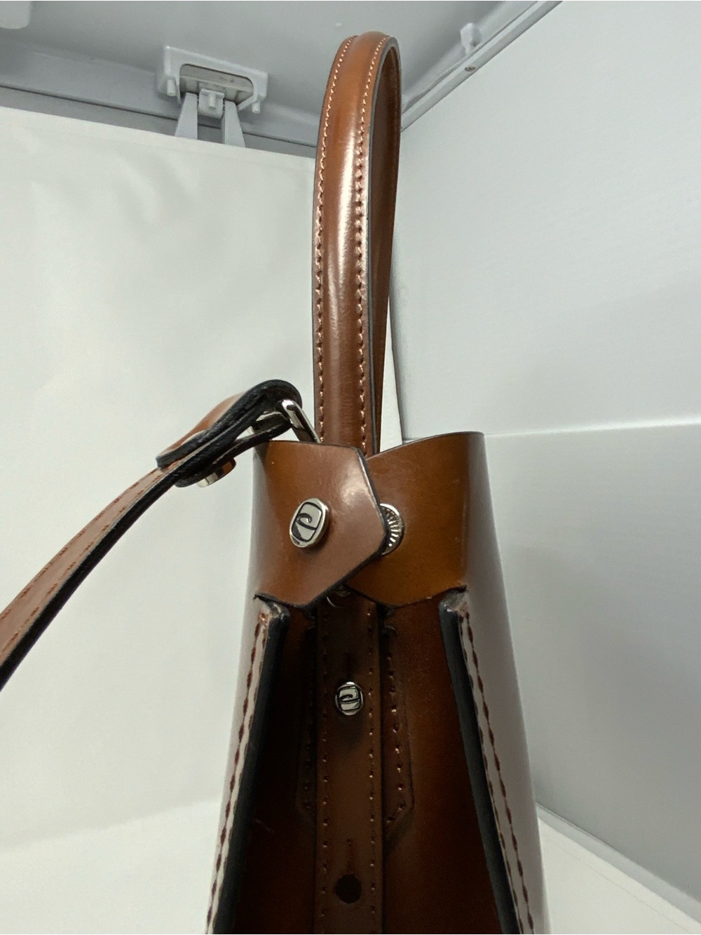 Gianni Chiarini Florentine Italian Leather Tote - Picture 16 of 16